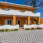 Apartman Peaceful Murvica Pool, Garden, And Modern Comfort - Two Bedroom With Private Pool *