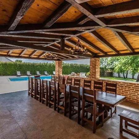 Peaceful Murvica Pool, Garden, And Modern Comfort - Two Bedroom With Private Pool