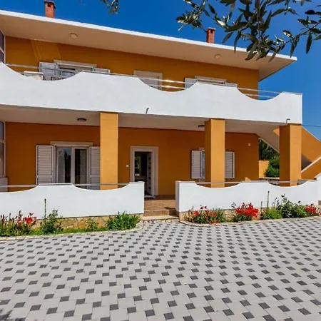 Apartment Peaceful Murvica Pool, Garden, And Modern Comfort - Two Bedroom With Private Pool *