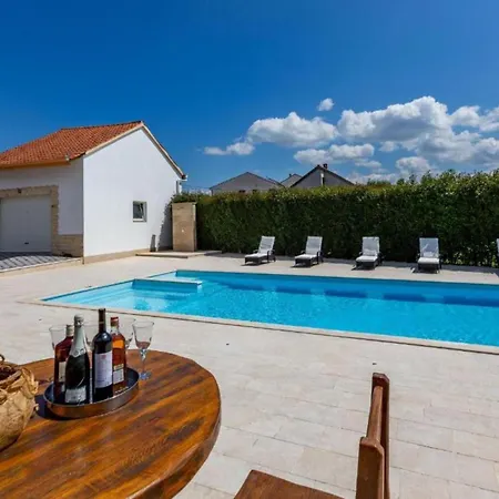 Apartment Peaceful Murvica Pool, Garden, And Modern Comfort - Two Bedroom With Private Pool *