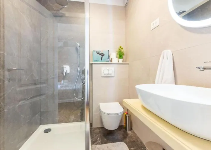 Апартаменты Peaceful Pool, Garden, And Modern Comfort - Two Bedroom With Private Pool *