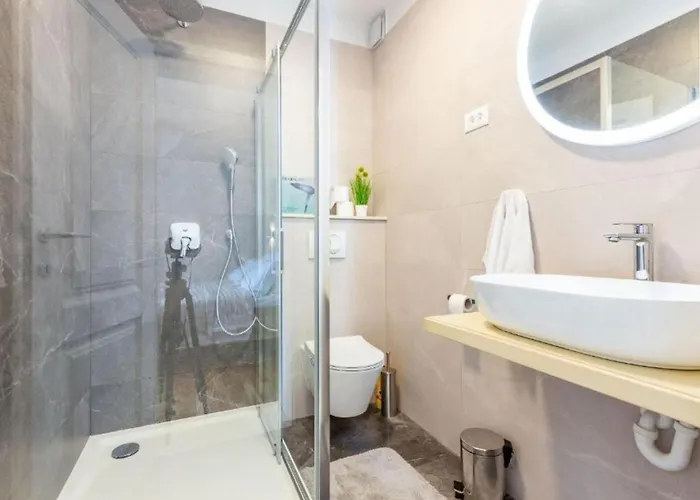 Peaceful Pool, Garden, And Modern Comfort - Two Bedroom With Private Pool Задар