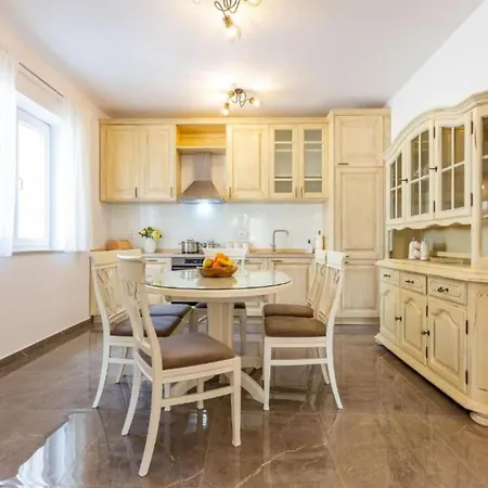 شقة Peaceful Murvica Pool, Garden, And Modern Comfort - Two Bedroom With Private Pool