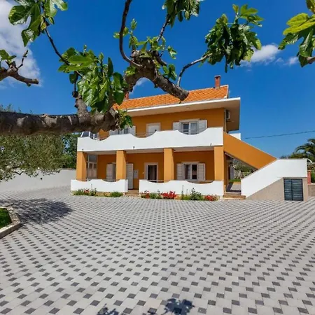 Peaceful Murvica Pool, Garden, And Modern Comfort - Two Bedroom With Private Pool Zadar