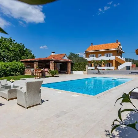 Peaceful Murvica Pool, Garden, And Modern Comfort - Two Bedroom With Private Pool Lejlighed *