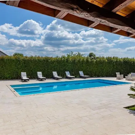 Peaceful Murvica Pool, Garden, And Modern Comfort - Two Bedroom With Private Pool Lejlighed