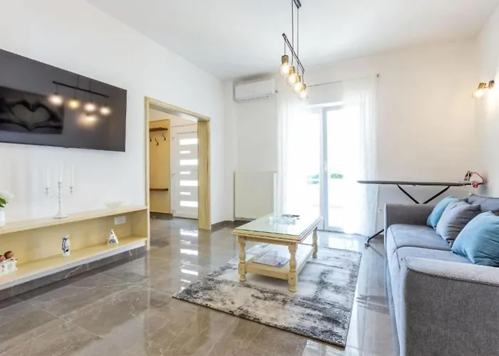 Peaceful Pool, Garden, And Modern Comfort - Two Bedroom With Private Pool