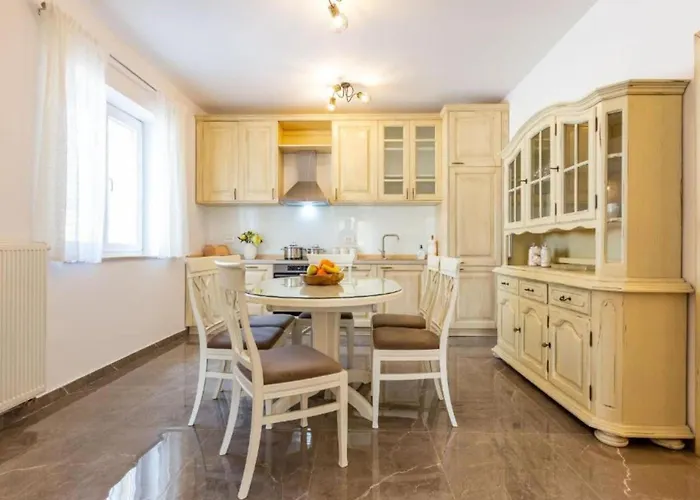 شقة Peaceful Murvica Pool, Garden, And Modern Comfort - Two Bedroom With Private Pool