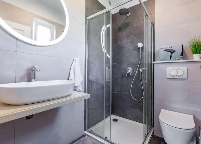 Peaceful Murvica Pool, Garden, And Modern Comfort - Two Bedroom With Private Pool * زادار