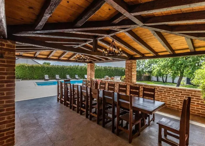 Peaceful Murvica Pool, Garden, And Modern Comfort - Two Bedroom With Private Pool