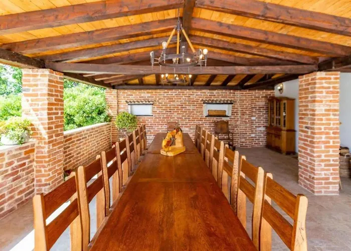 Peaceful Murvica Pool, Garden, And Modern Comfort - Two Bedroom With Private Pool